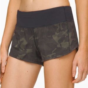 Lululemon Camo Speed Up Short 2.5”
